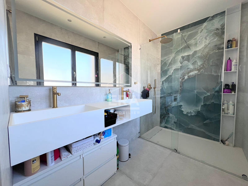 Maison - 138 m² - 5 pièces