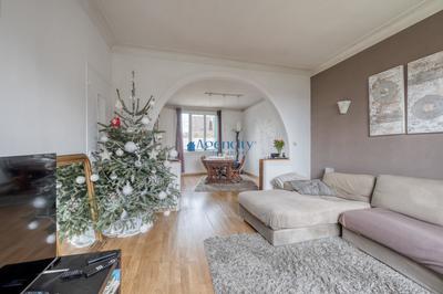 Maison - 137 m² - 6 pièces