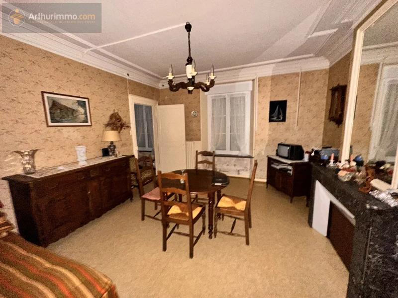 Maison - 400 m² - 12 pièces