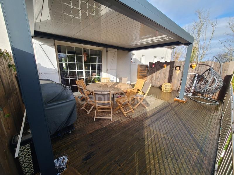 Maison - 210 m² - 10 pièces