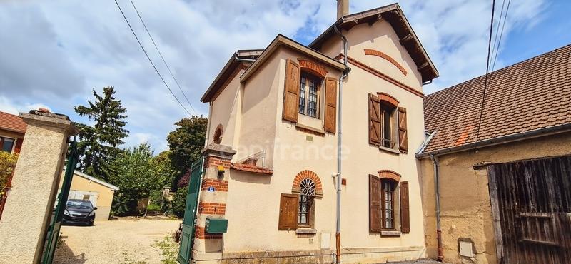 Maison de village - 152 m² - 8 pièces