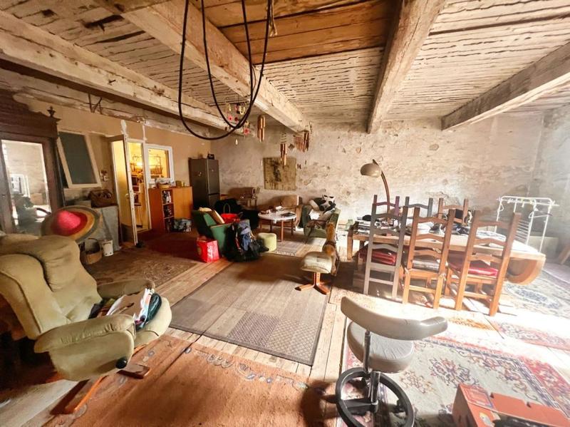 Remise - 330 m² - 8 pièces