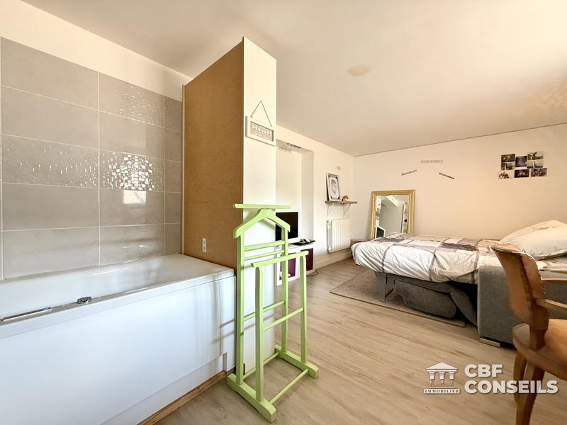 Maison - 270 m² - 9 pièces