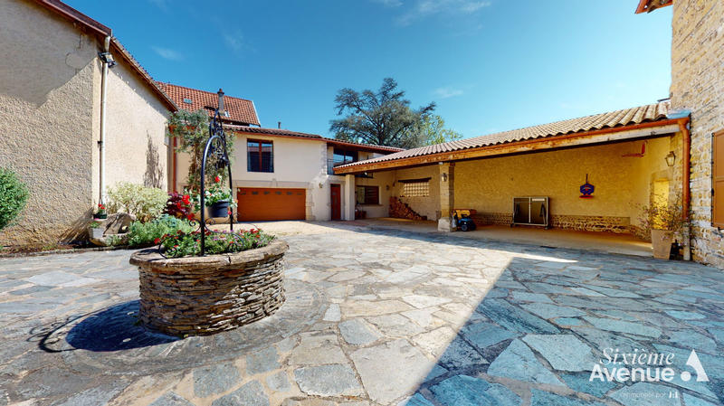 Maison - 405 m² - 12 pièces