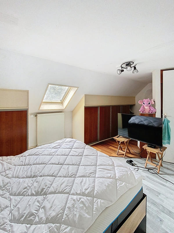 Maison - 220 m² - 9 pièces