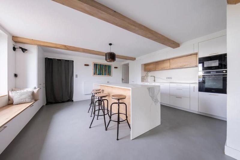 Maison - 202 m² - 6 pièces