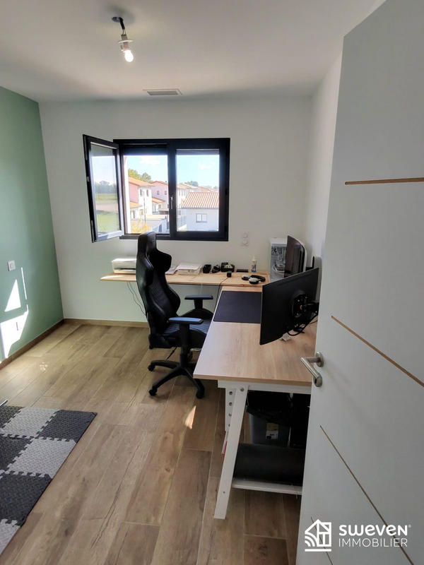 Maison - 95 m² - 4 pièces