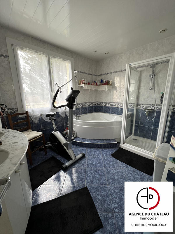 Maison - 245 m² - 11 pièces