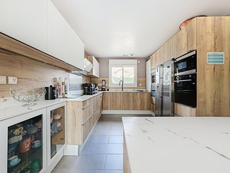 Maison - 284 m² - 7 pièces