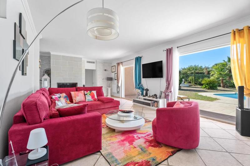 Villa - 256 m² - 8 pièces