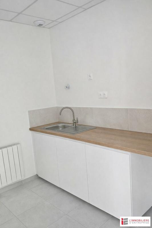 Local d'activité / Entrepôt - 359 m²