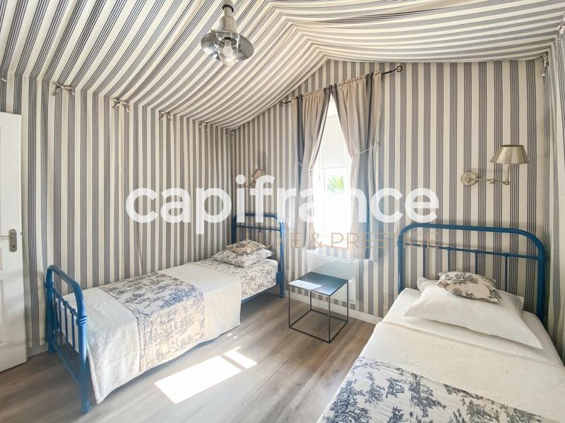 Propriété - 322 m² - 11 pièces