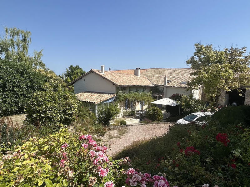 Maison - 320 m² - 10 pièces