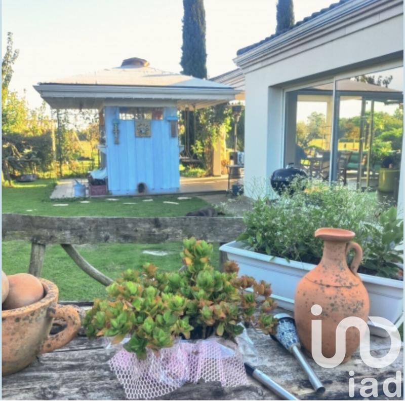 Maison - 250 m² - 8 pièces