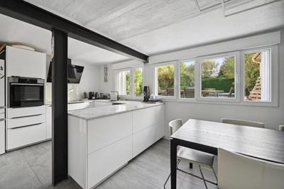 Maison - 181 m² - 7 pièces