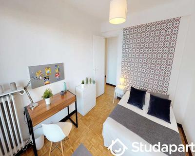 Chambre - 80 m² - 1 pièce