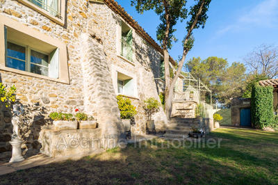 Mas - 298 m² - 8 pièces