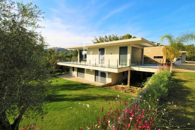 Maison - 493 m² - 7 pièces