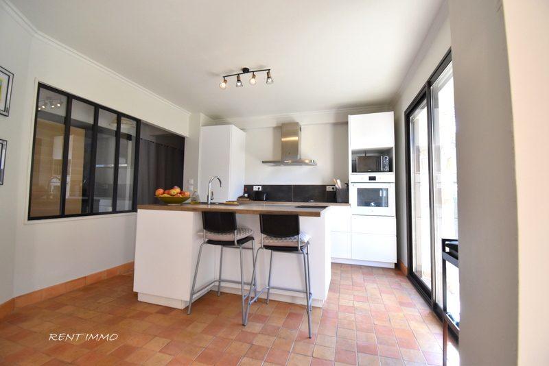 Maison traditionnelle - 210 m² - 9 pièces