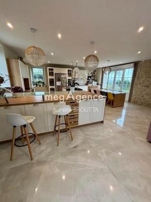 Corps de ferme - 360 m² - 8 pièces