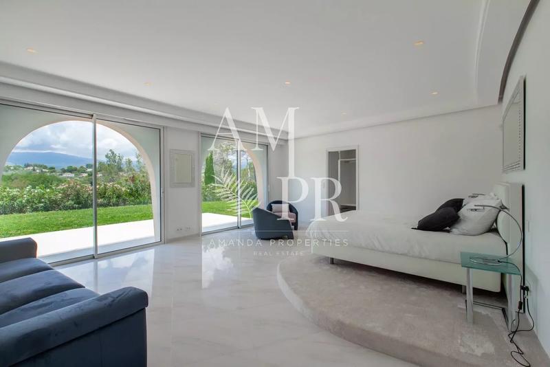 Villa - 540 m² - 13 pièces