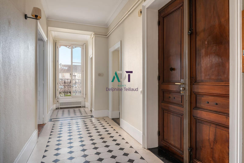 Appartement - 146 m² - 5 pièces