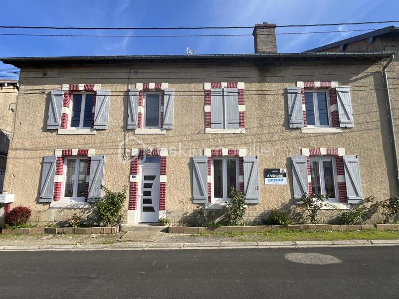 Maison - 203 m² - 6 pièces