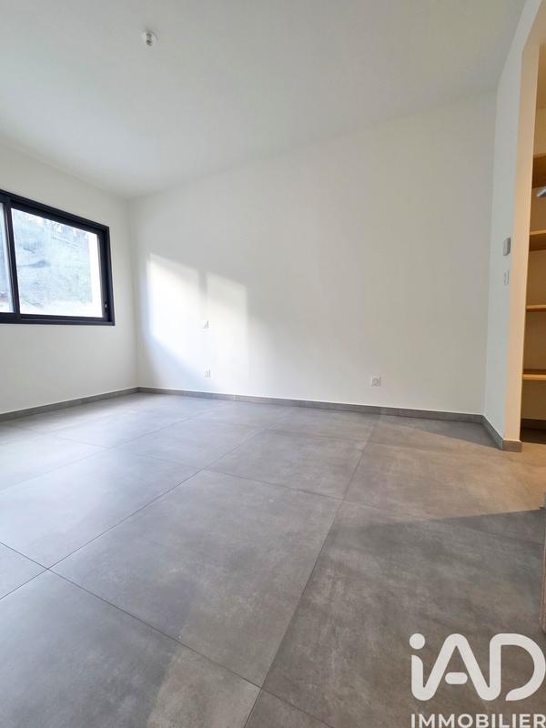 Appartement - 98 m² - 4 pièces