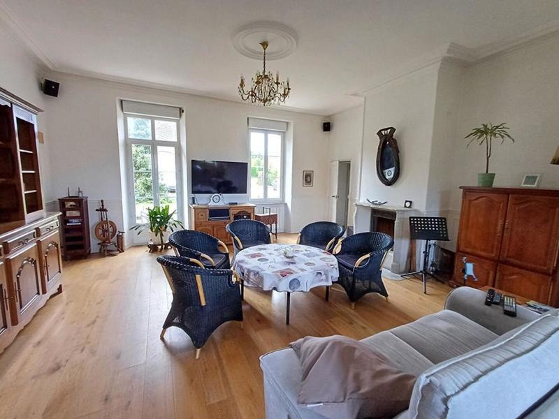 Maison - 400 m² - 14 pièces