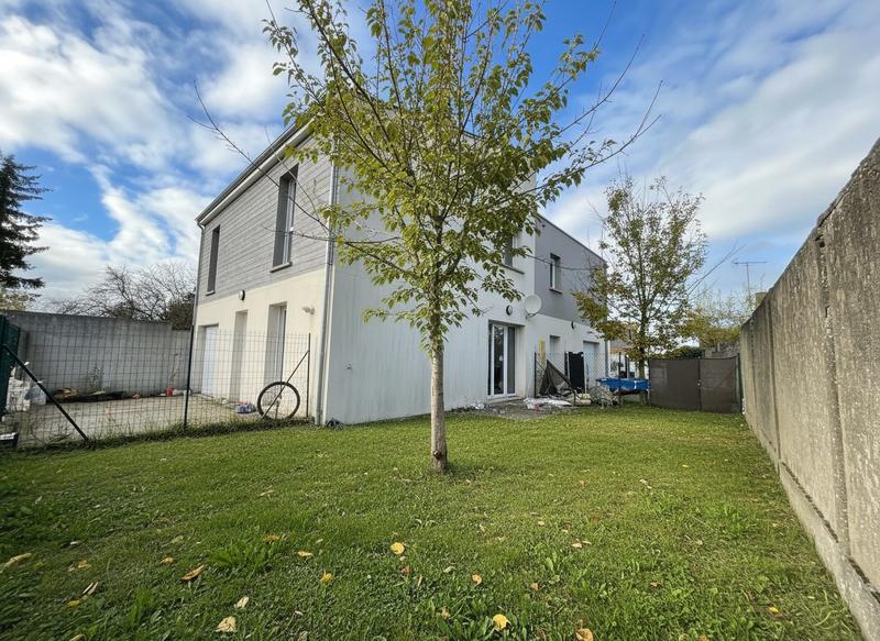 Maison - 86 m² - 4 pièces