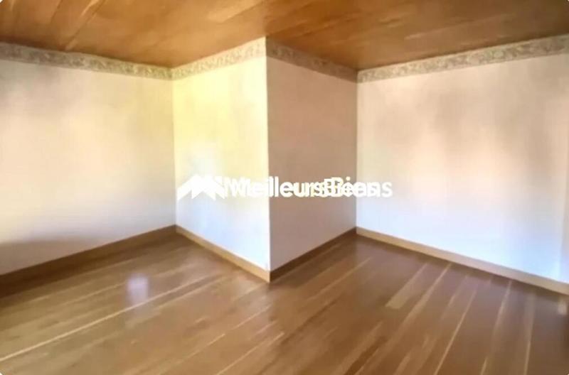 Corps de ferme - 250 m² - 7 pièces