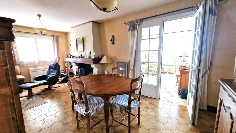 Maison - 90 m² - 5 pièces
