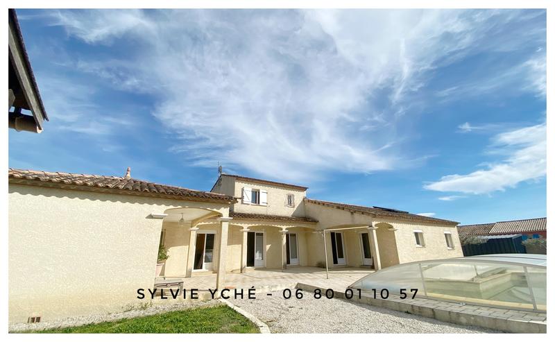 Villa - 151 m² - 6 pièces