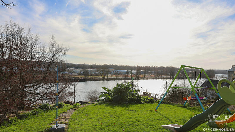 Maison - 233 m² - 7 pièces