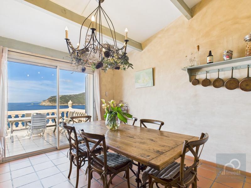 Villa - 336 m² - 6 pièces