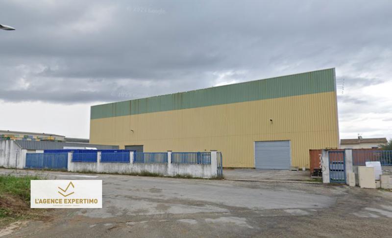 Entrepôt - 1 100 m²