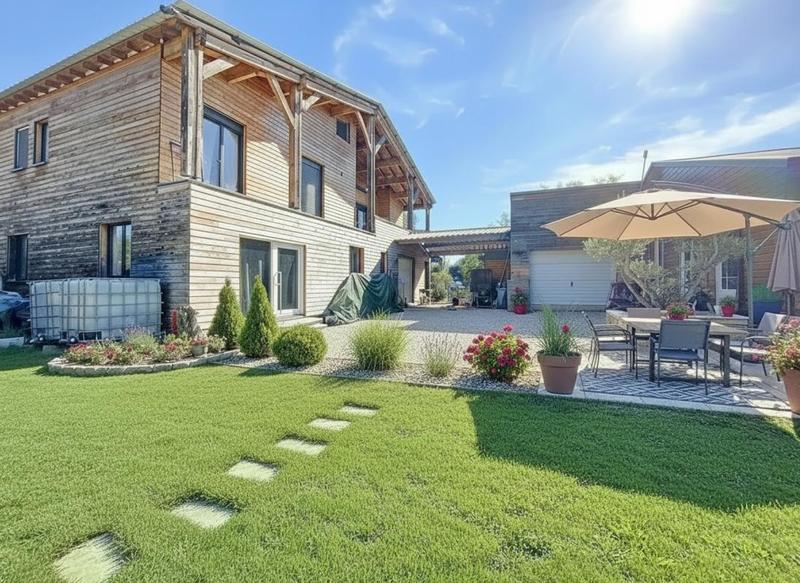 Maison - 107 m² - 6 pièces