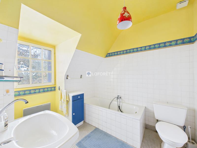 Maison traditionnelle - 138 m² - 6 pièces