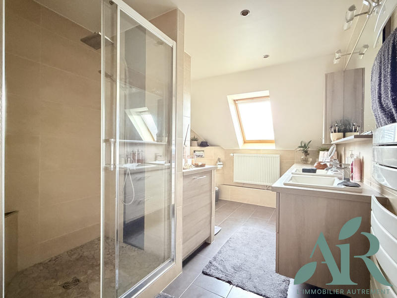 Appartement - 134 m² - 5 pièces