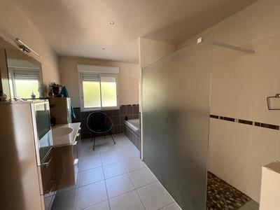 Maison - 180 m² - 5 pièces