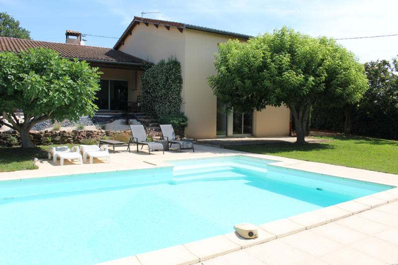 Maison - 220 m² - 6 pièces