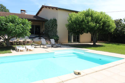 Maison - 220 m² - 6 pièces