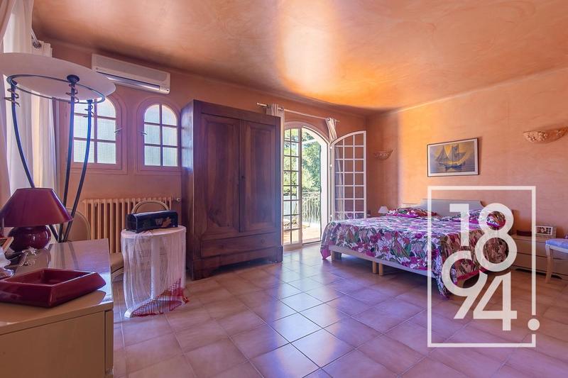 Maison - 192 m² - 7 pièces