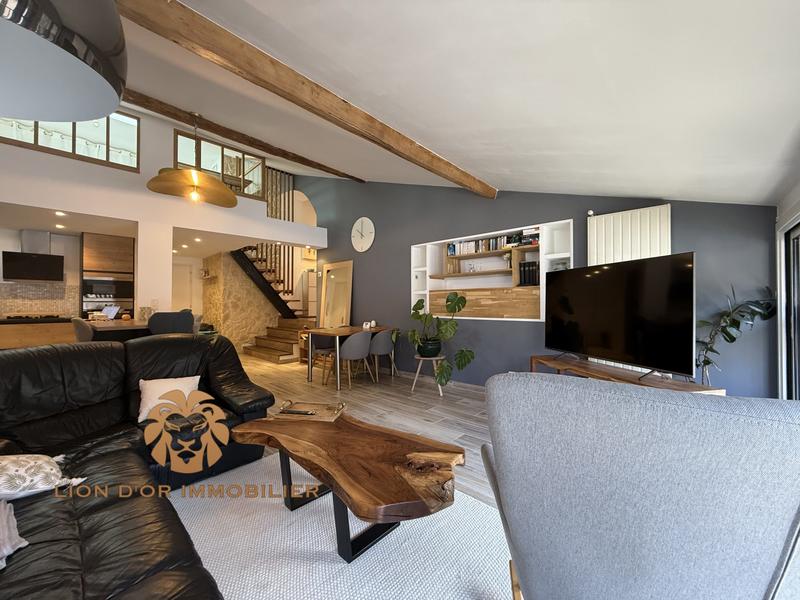 Loft - 76 m² - 3 pièces