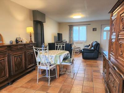 Maison - 85 m² - 5 pièces