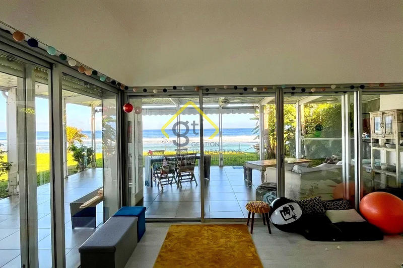 Maison - 240 m² - 8 pièces