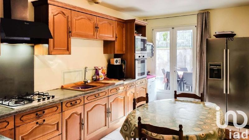 Maison - 121 m² - 8 pièces