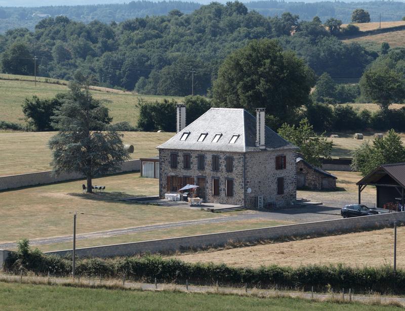 Maison - 302 m² - 8 pièces