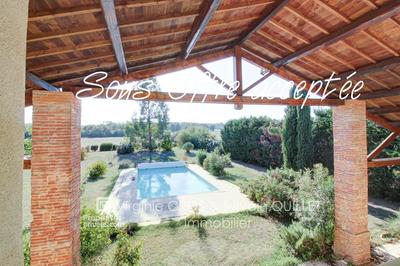 Maison - 250 m² - 7 pièces