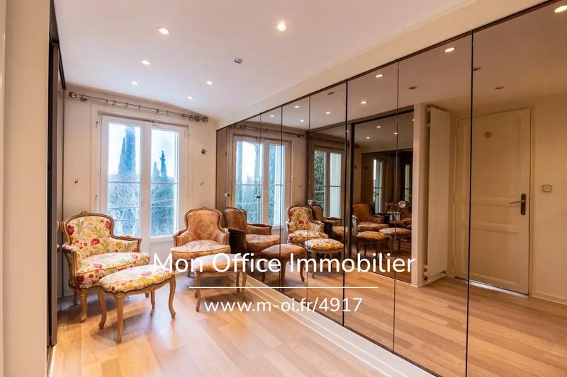 Maison - 630 m² - 12 pièces